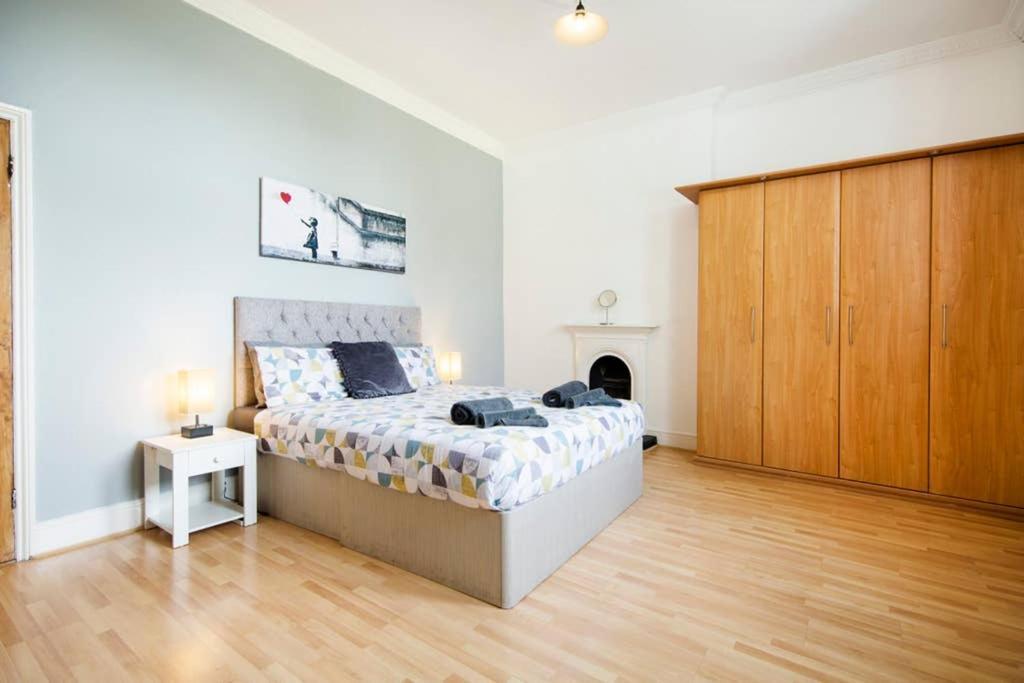 Clifton Spacious 3 Bed Apt & Parking - Simplycheckin Bristol Exterior foto