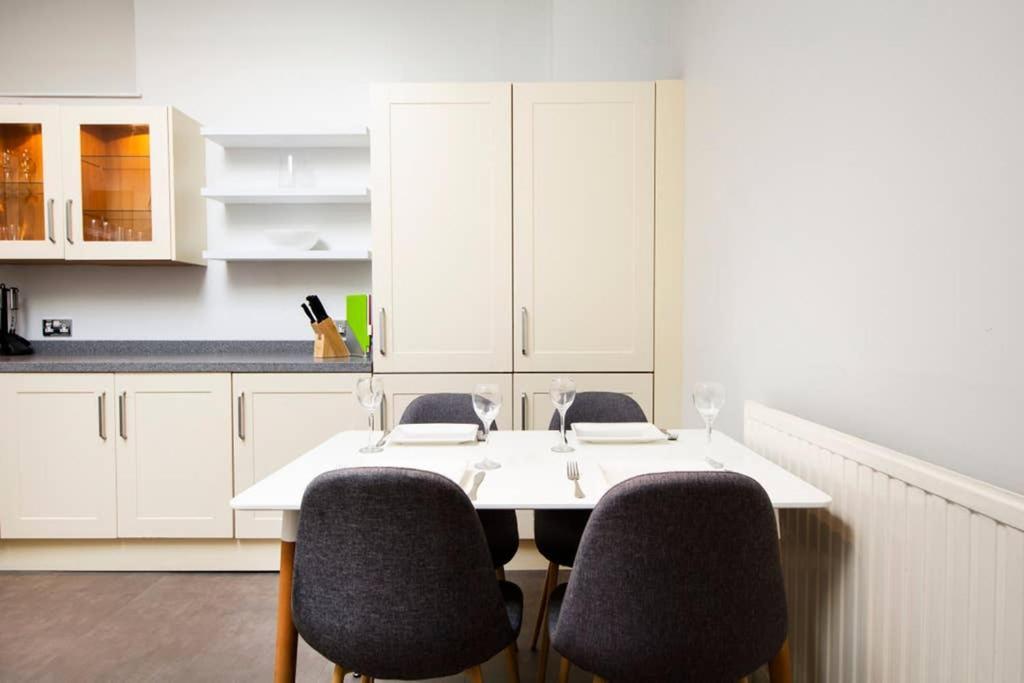 Clifton Spacious 3 Bed Apt & Parking - Simplycheckin Bristol Exterior foto